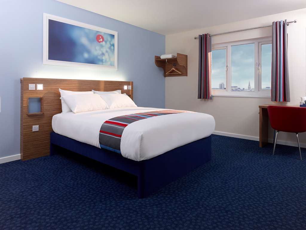 Travelodge Челмсфорд Номер фото