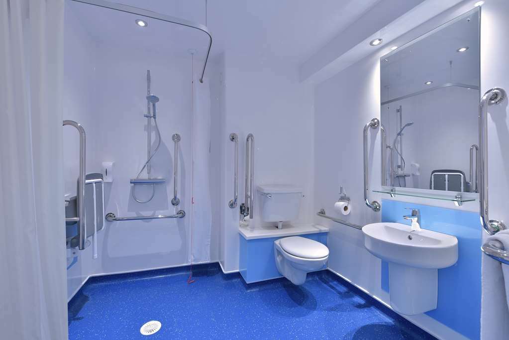 Travelodge Челмсфорд Номер фото